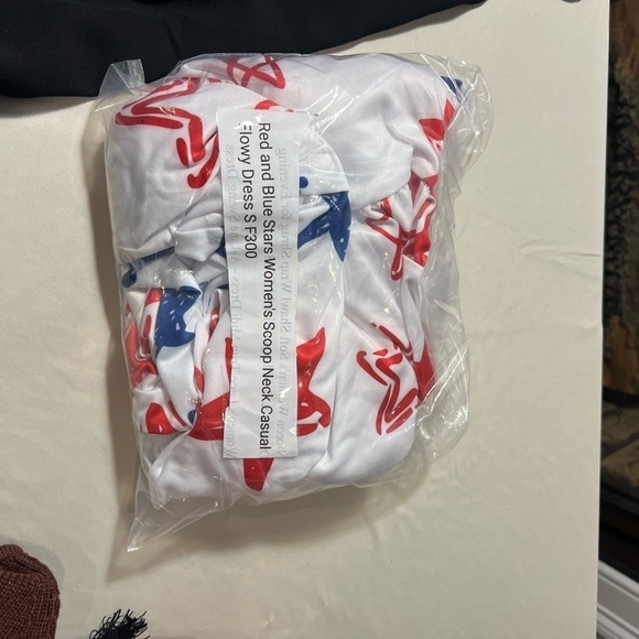 ๐ฅ Lot of 12 Women's Clothing - Sizes S & M | Reseller Box Bundle | NWOT & Pre-O - Picture 5 of 15
